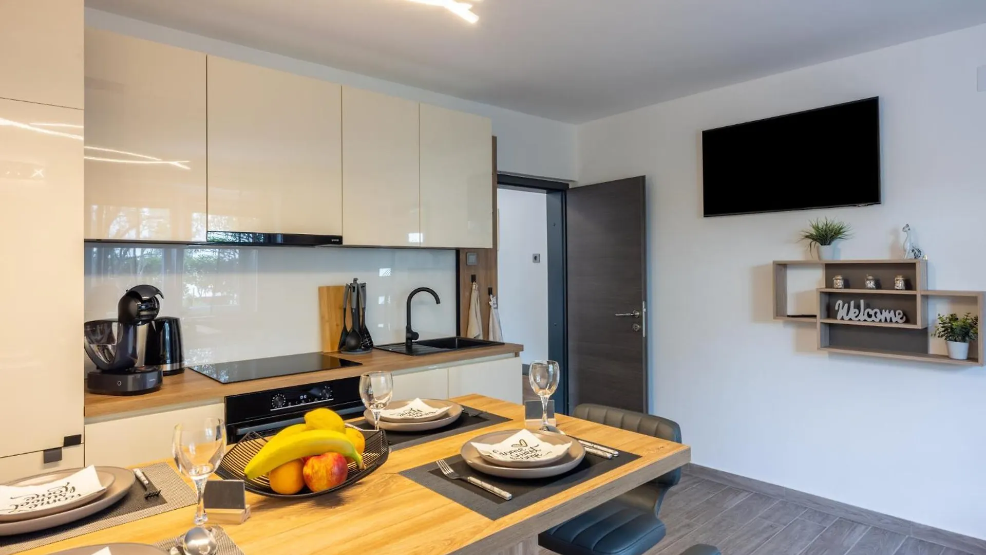Nika Apartment Crikvenica 0*,